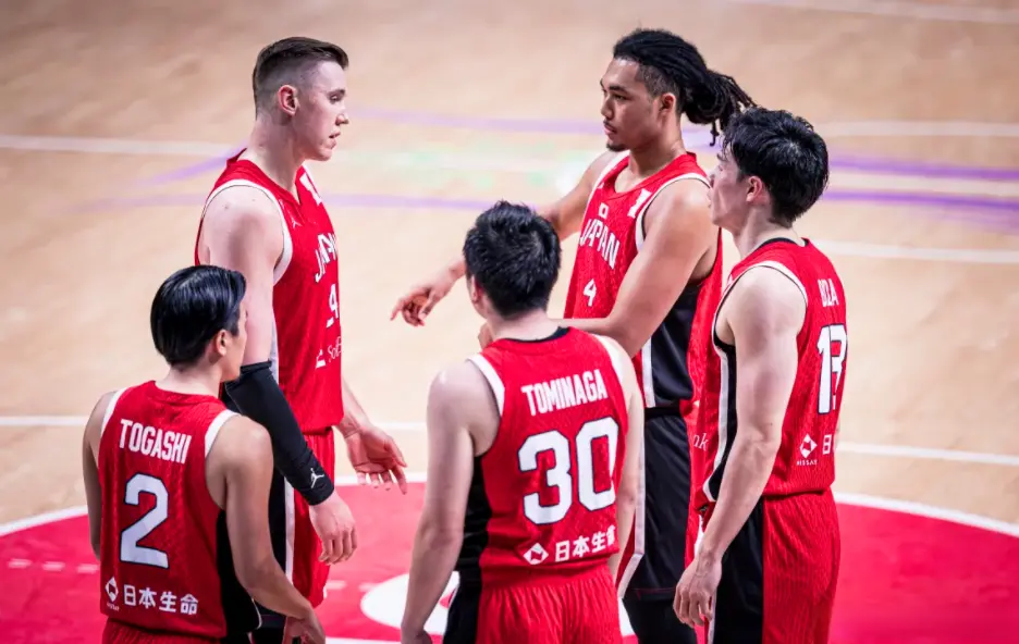 日本队却未, 球后疑似内, 状态还算不 日本队却未, 球后疑似内, 状态还算不